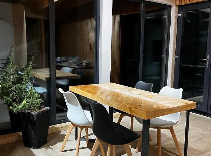 Merlin - Statiunea Muntele Baisorii Дом отдыха *